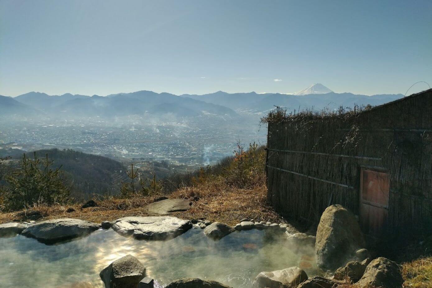 Picture of the main baths of Hottarakashi Onsen in Yamanashi, Chubu